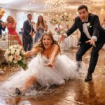 découvrez des clichés drôles et décalés du mariage pour un moment plein d'humour et de bonne humeur, immortalisant les instants les plus surprenants et amusants de votre grand jour.