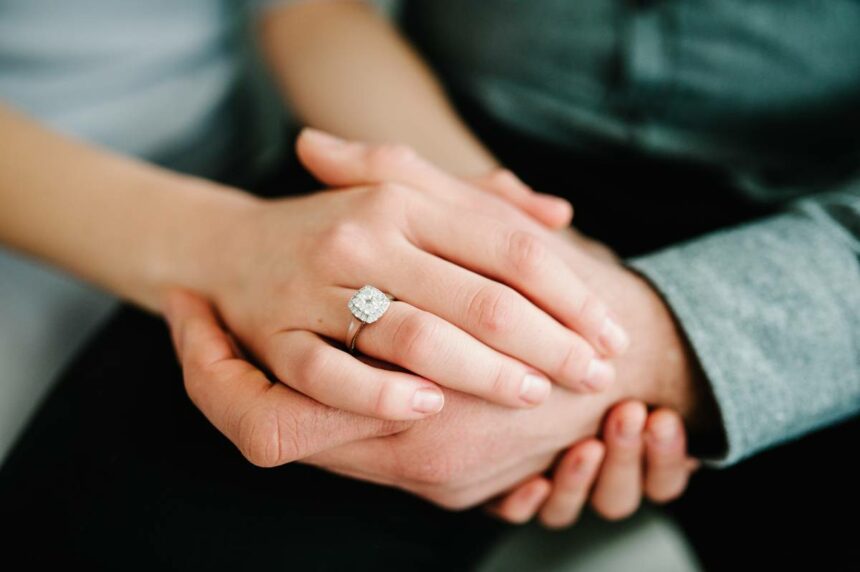 Choisissez une bague vintage pour votre demande en mariage